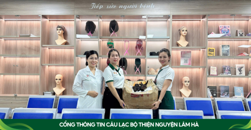 Trao tặng 240 bộ tóc cho bệnh nhân ung thư tại Bệnh viện Trung ương Quân đội 108